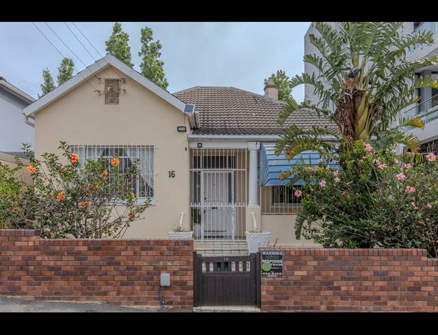 3 BEDROOM HOUSE RENTED IN SEA POINT